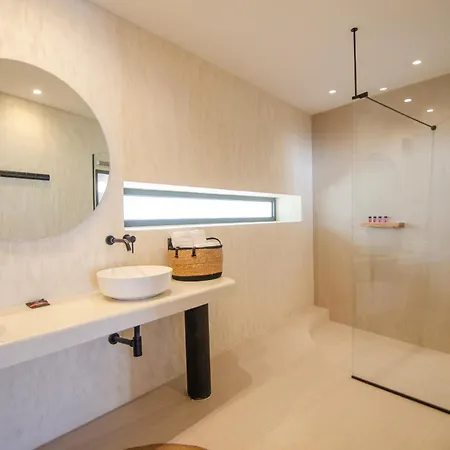 Arc Apartment