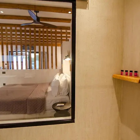 Arc Apartment *